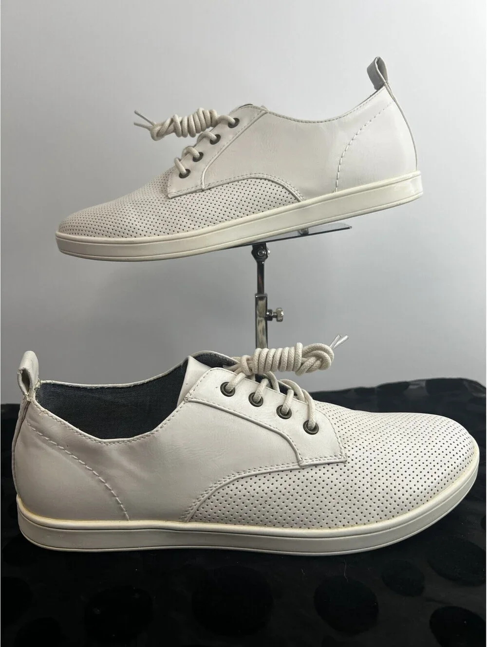 ALDO Men's Size 9 White Perforated Casual Oxford Sneakers Lace Up Comfort Shoes